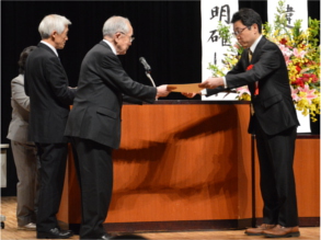 清水明夫「改憲川柳」選考副委員長